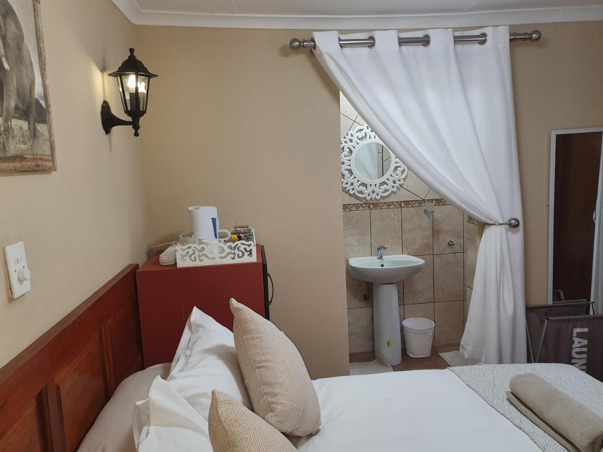 Lani'S Guest House - No Loadshedding Musina Kültér fotó